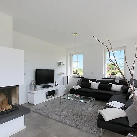 Holiday home Ferienhaus Monblick - Rugen *